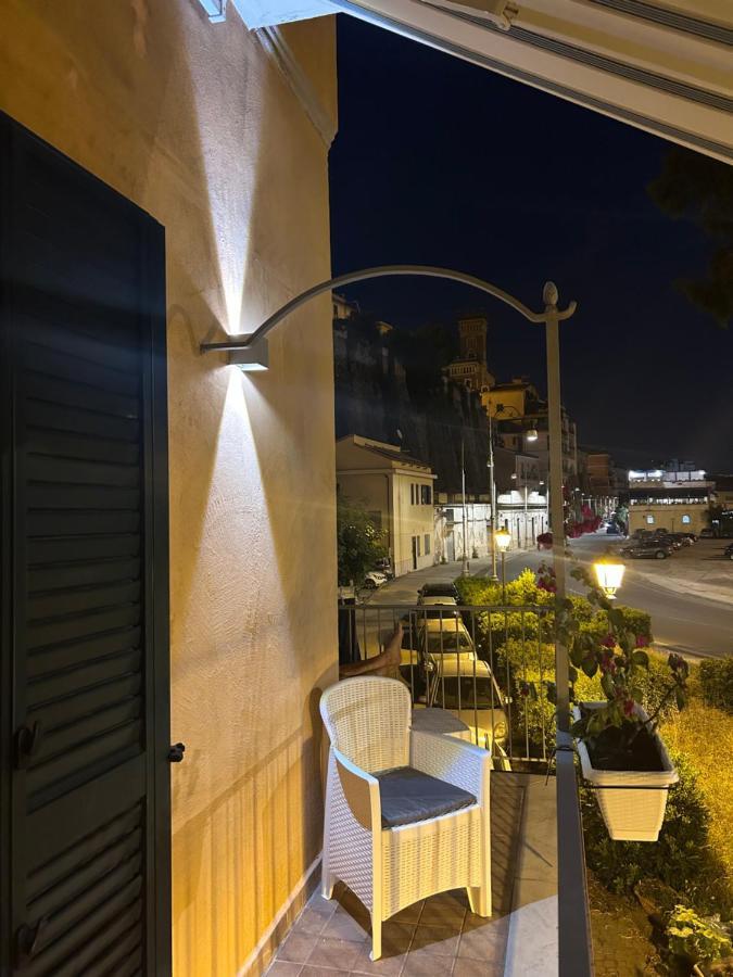 Sissi House Salerno Lägenhet Exteriör bild